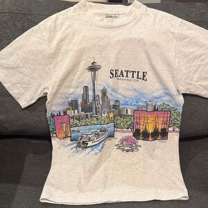 Seattle Skyline Graphic Men's T-Shirt